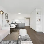 Апартаменты Urban White Oasis In Centre