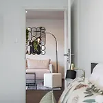Urban White Oasis In Centre Apartament *