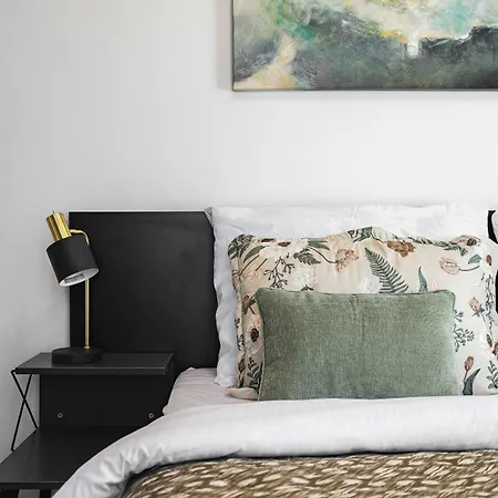 Urban White Oasis In Centre * Bratislava