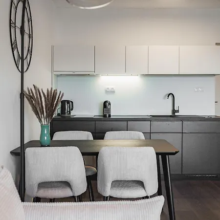 Urban White Oasis In Centre Apartamento *